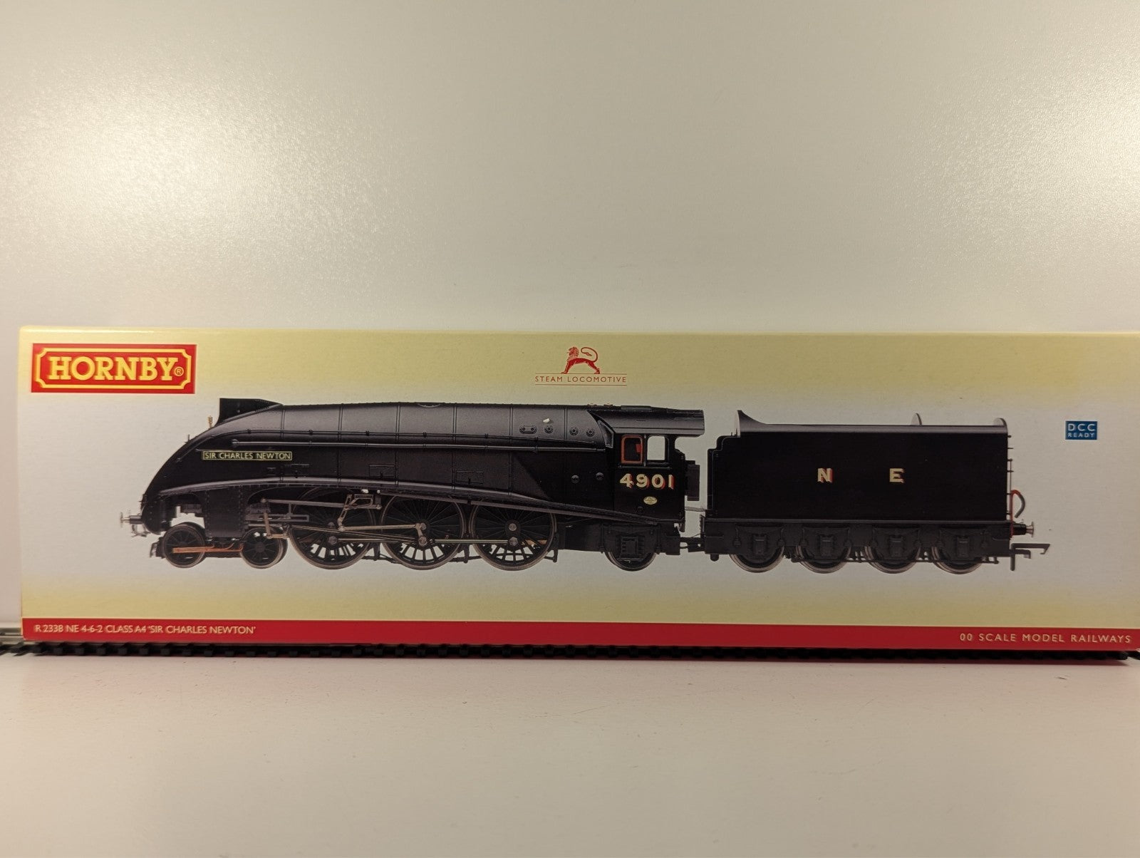 Hornby R2338 DCC Ready LNER Class A4 Pacific "Sir Charles Newton" Wartime Black