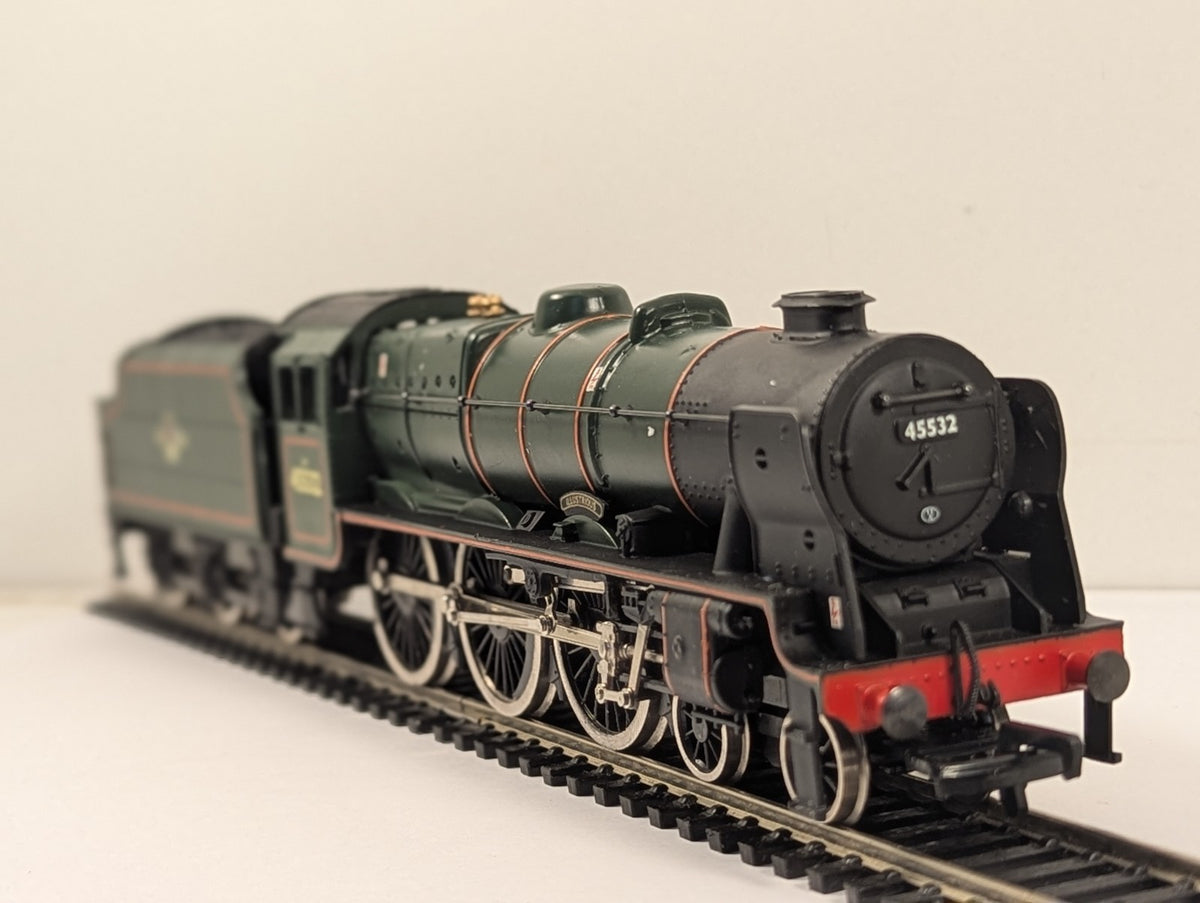 Mainline OO Gauge Rebuilt Patriot Class 'Illustrious' Steam Locomotive