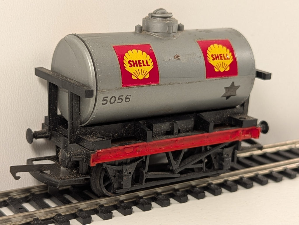 Tri-ang Hornby R.12 Shell Tank Wagon No. 5056 – OO Gauge