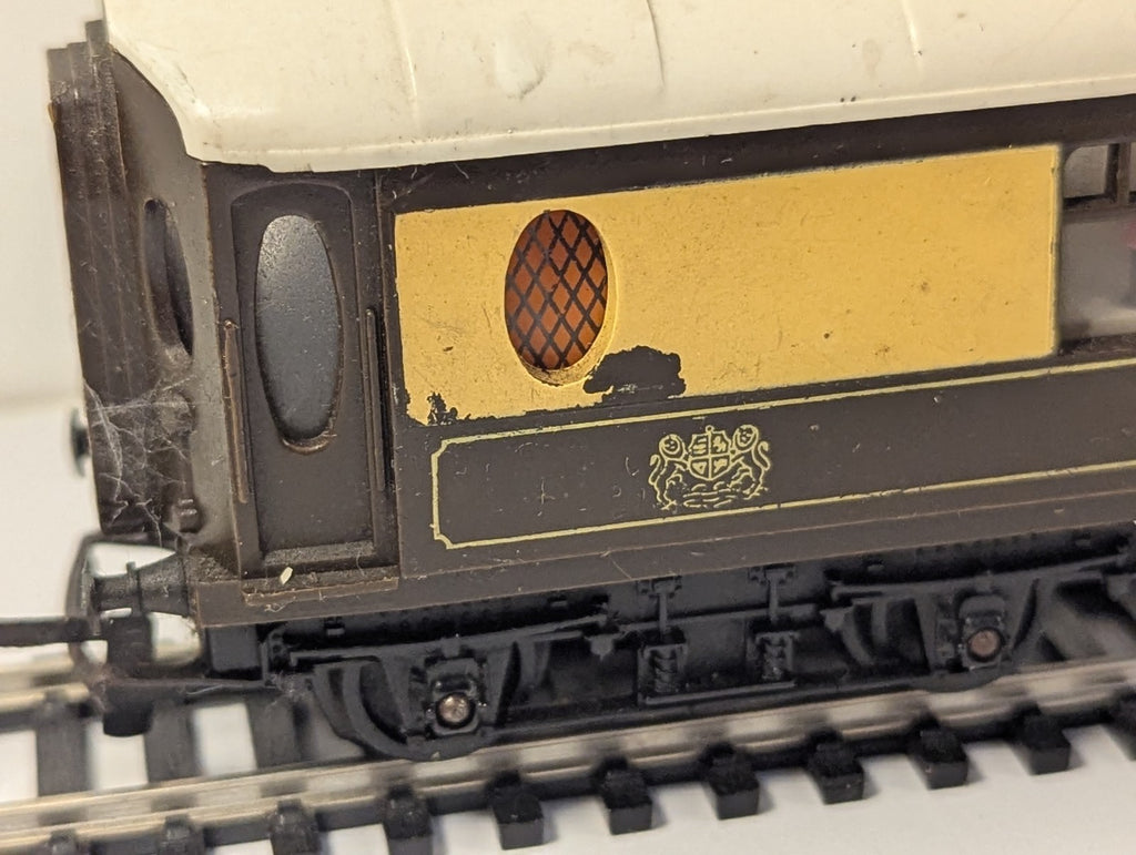 Hornby R228 OO Gauge Pullman 1st Class Parlour Car Anne
