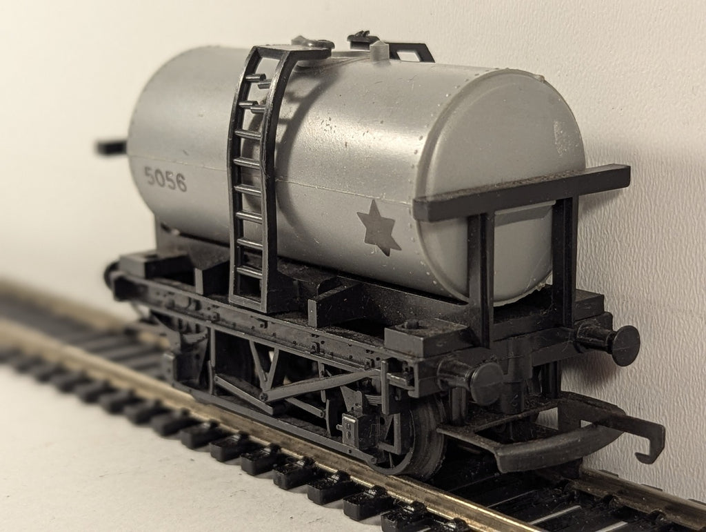 Tri-ang OO Gauge Tank Wagon Goods Wagon 5056 Silver R12