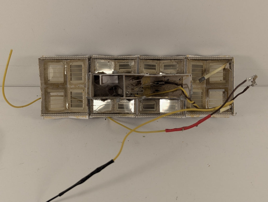 Metcalfe N Gauge Island Platform Building with lights