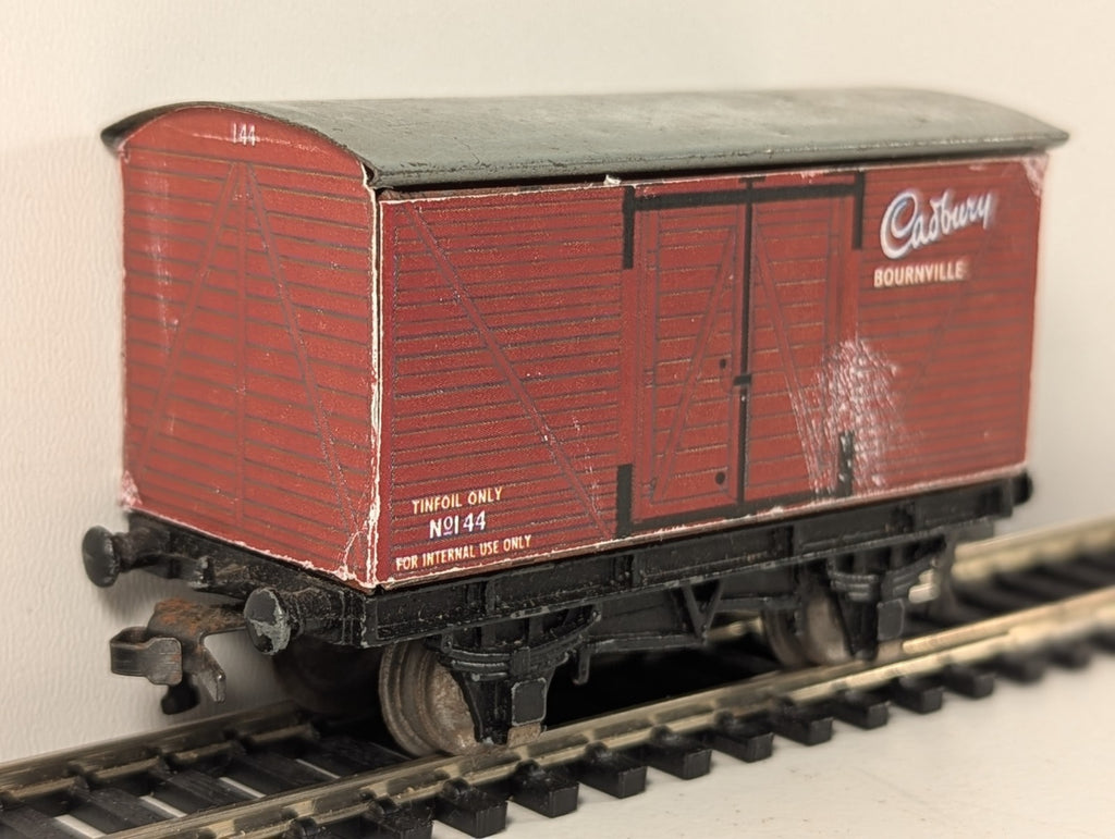 Hornby OO Gauge Cadbury Ventilated Box Van – Scratched Decal