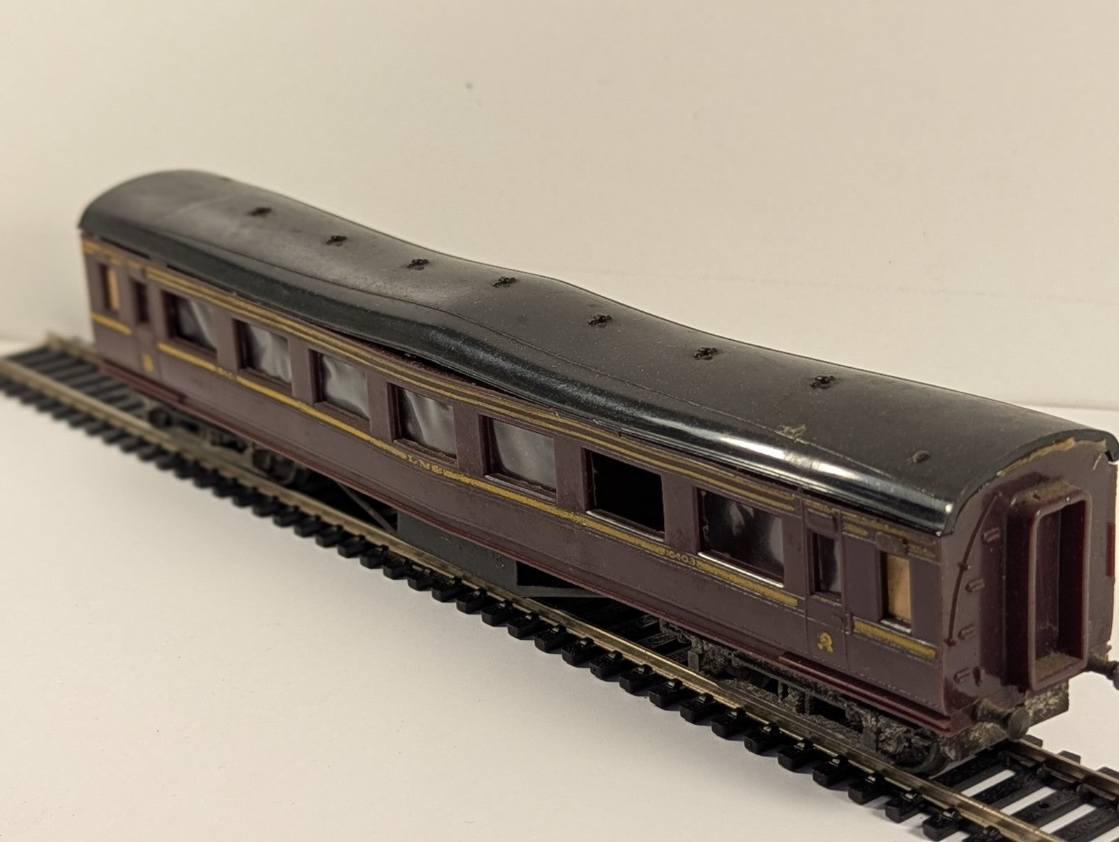 Coachcraft LMS 3rd Class Vestibule Coach Kit OO Gauge Boxed