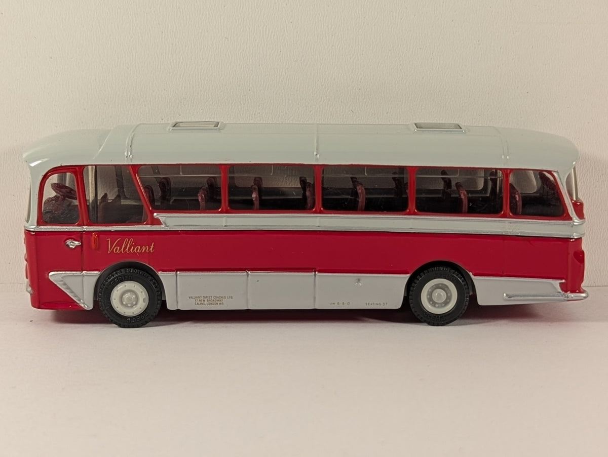 EFE Harrington Cavalier Coach – Valliant Livery – 1:76 Scale