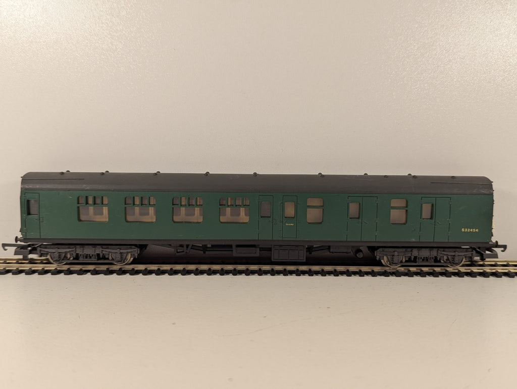 Lima 305334 OO Gauge Green British Rail Mk1 Brake Coach