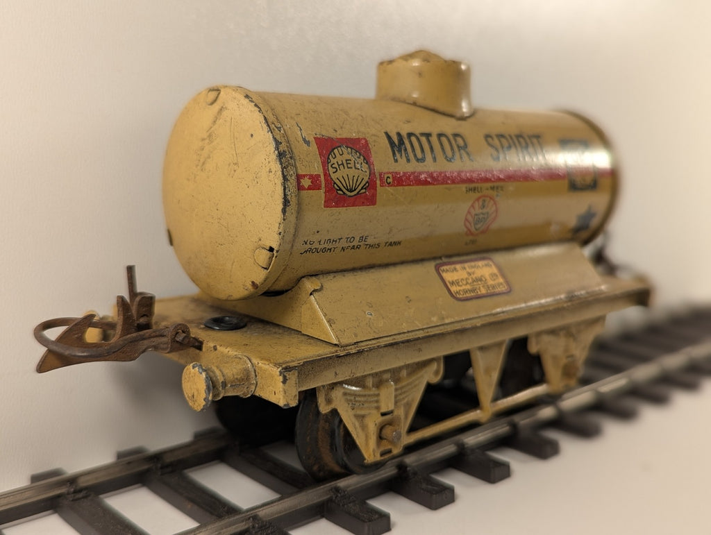 Meccano Ltd O Gauge No. 1 Tank Wagon Shell-Mex & BP Shell-Mex & BP Yellow
