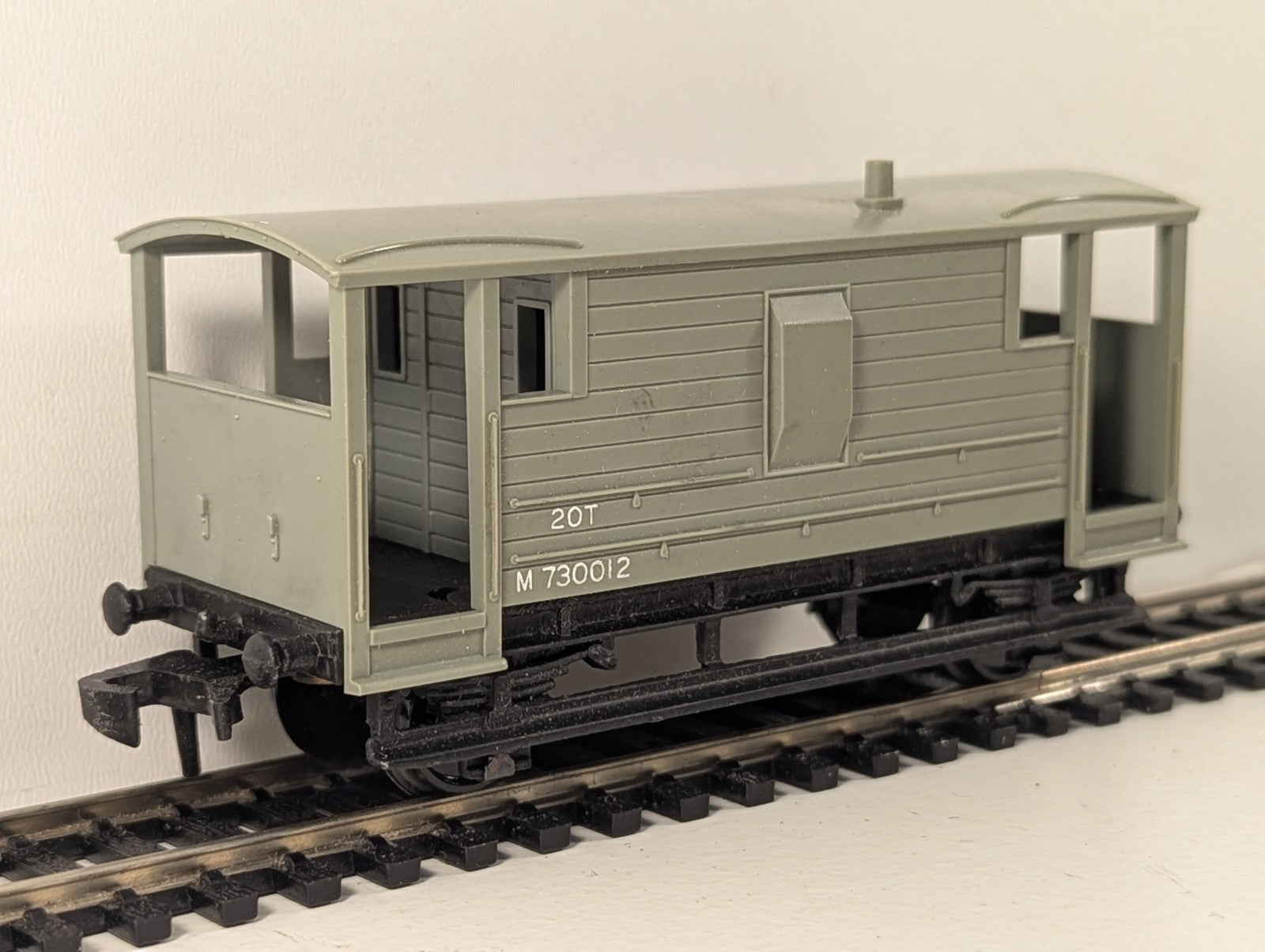 Hornby Dublo OO Gauge 20-Ton Goods Brake Van - Wrong Box
