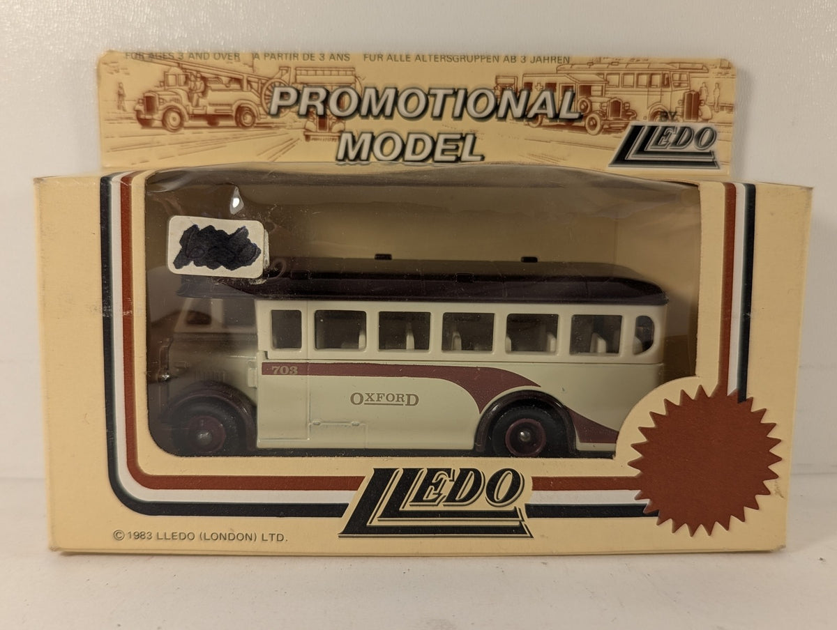 Lledo Oxford Single Deck Bus Die-cast Model Bus 703 Oxford (Cream and Maroon)
