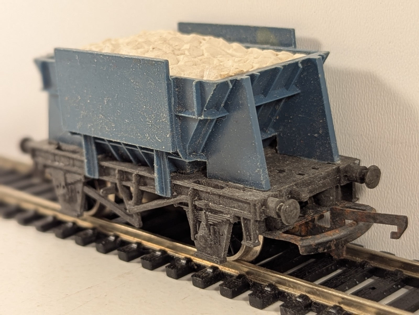 Wrenn 21 Ton Hopper Wagon OO Gauge - Missing Decals
