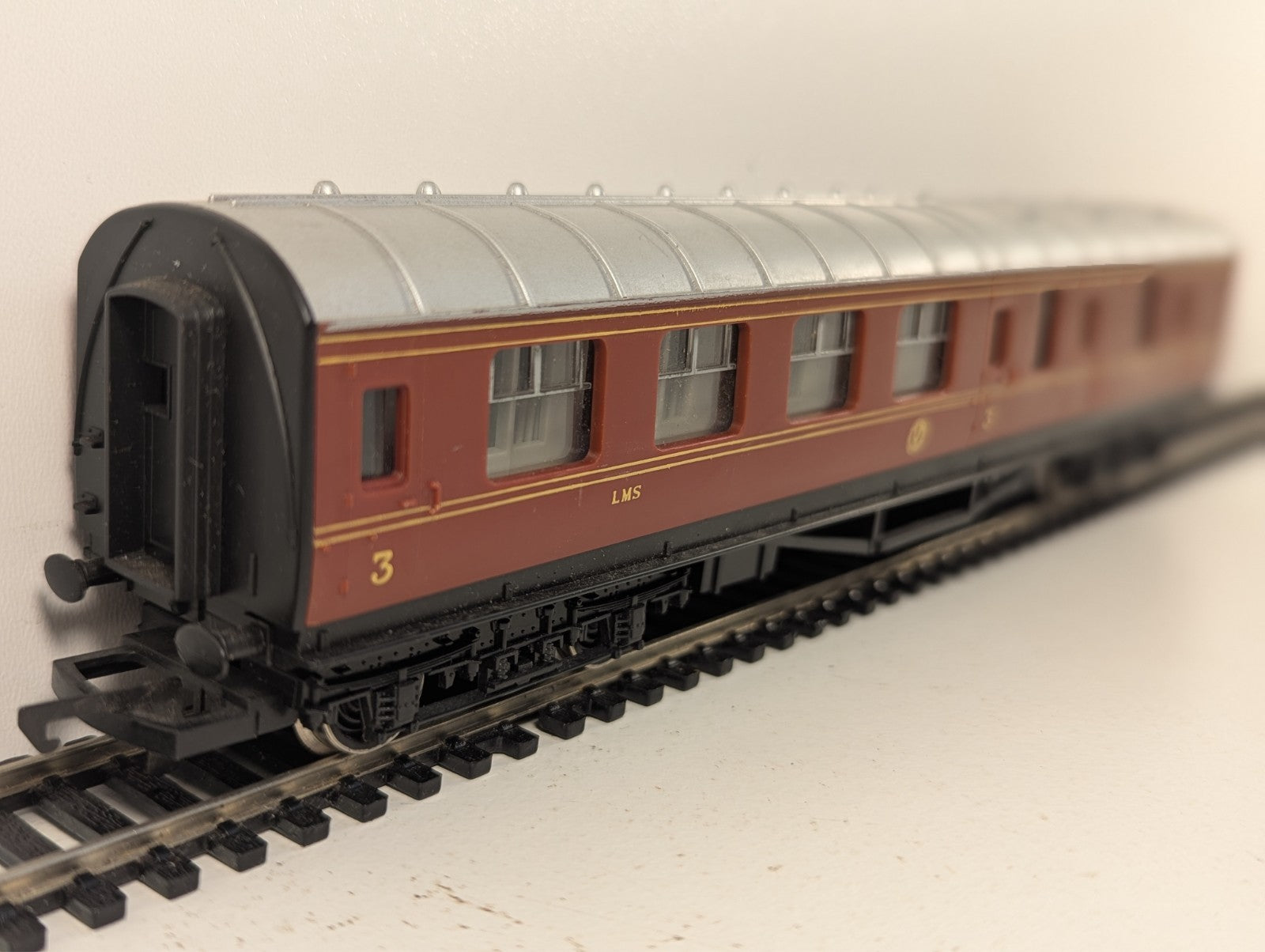 Hornby OO Gauge LMS Brake Third Coach
