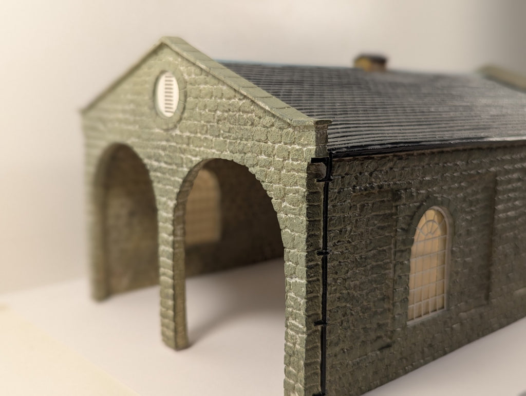 Hornby OO Gauge Skaledale Double Track Engine Shed Scenic Accessory
