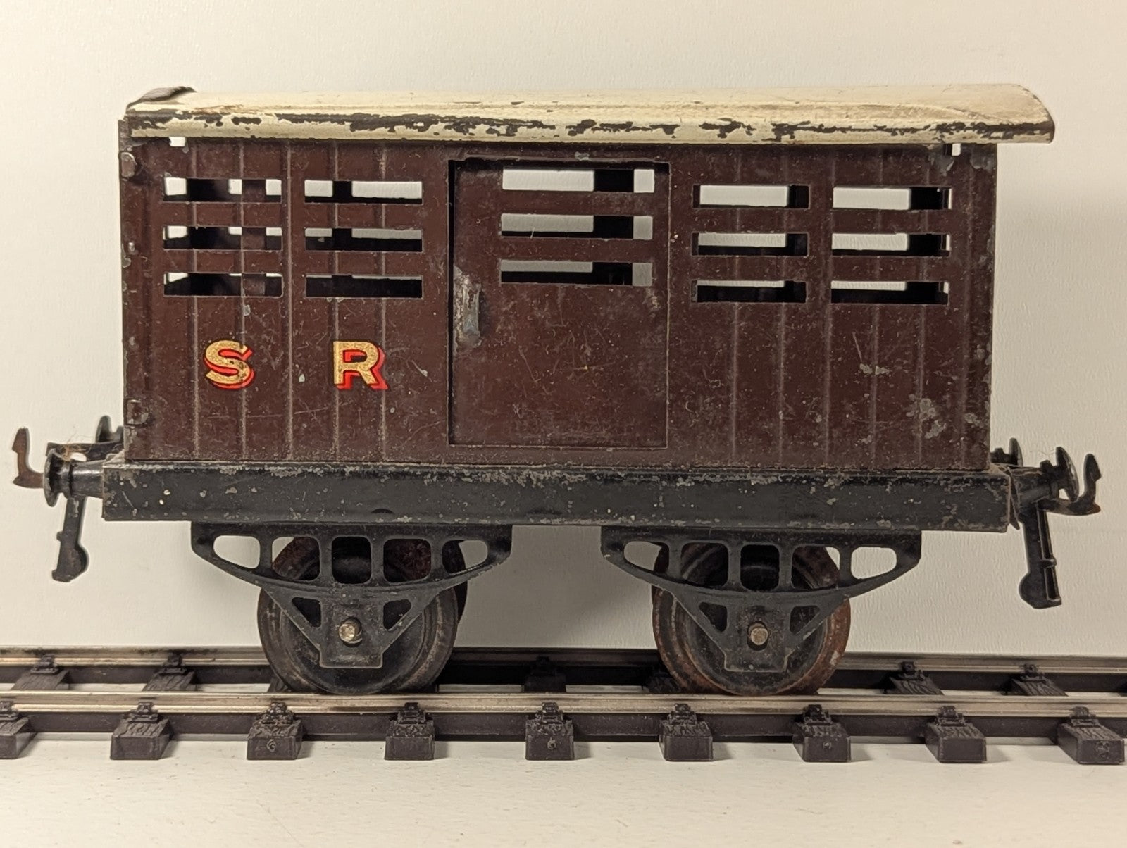 Hornby O Gauge No.2 SR Cattle Wagon - Damaged