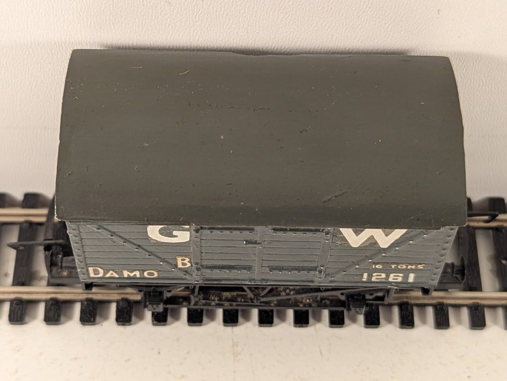 Hornby GWR 16 Ton "Damo" Van OO Gauge - Repainted
