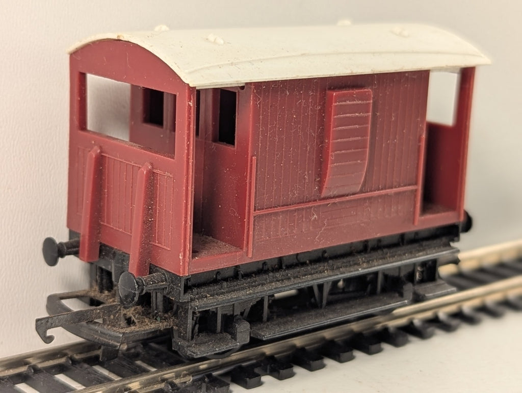Tri-ang R16 20-Ton Brake Van