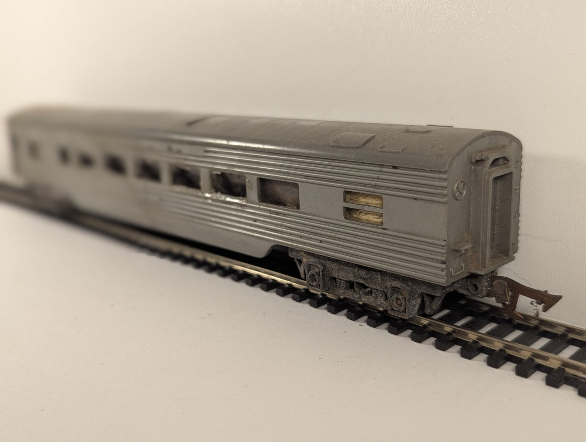 Tri-ang OO Gauge Transcontinental Passenger Coach Silver R.24/25