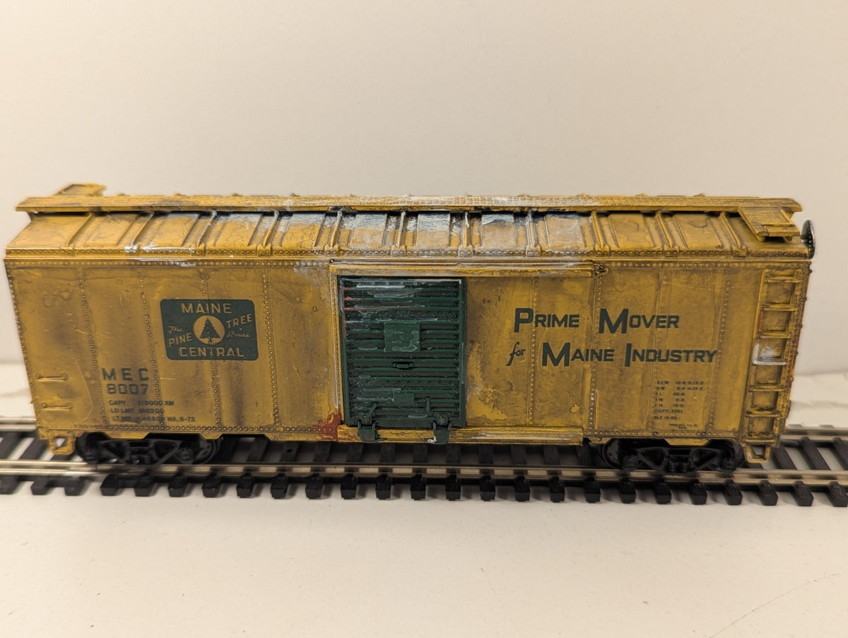 Athearn HO Maine Central Boxcar – Weathered