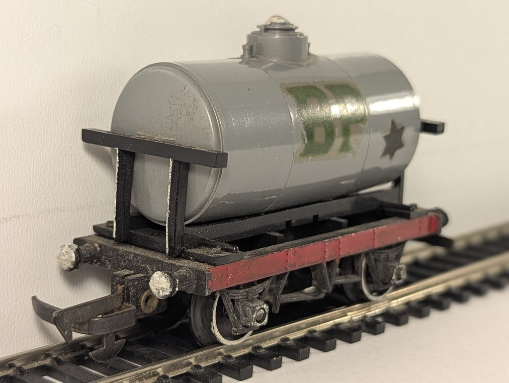 Tri-ang OO Gauge Shell / BP Tank Wagon Shell / BP Grey R.12