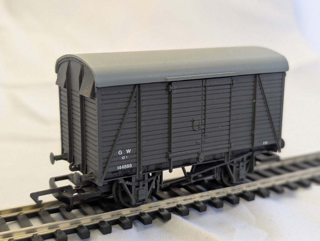 Dapol B/15 GWR 12T Box Van SR Style