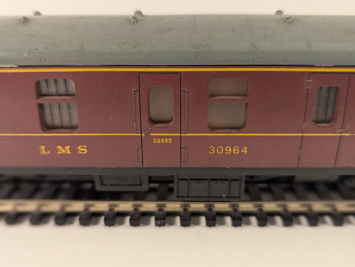 Lima OO Gauge BR Mk1 Restaurant Buffet Coach – Maroon