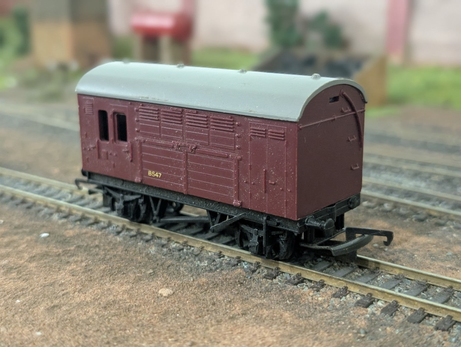 Tri-ang/Hornby R123 OO Gauge Horse Box Wagon B547