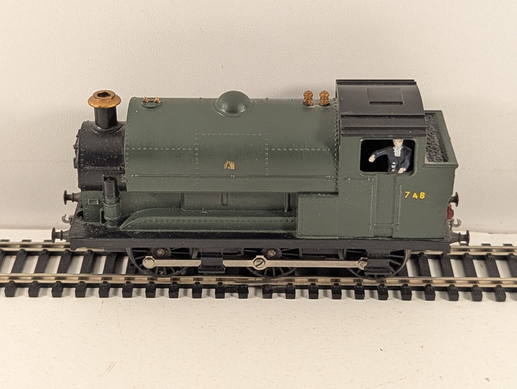 Tri-ang Railways R254 OO Gauge Transcontinental 0-6-0 Saddle Tank Locomotive