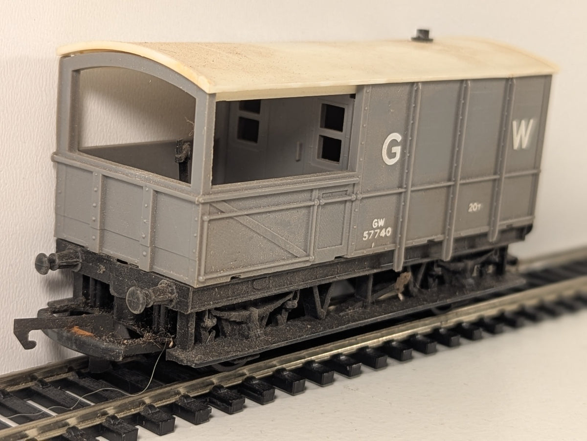 Tri-ang Hornby R124A OO Gauge GWR 20-Ton Brake Van