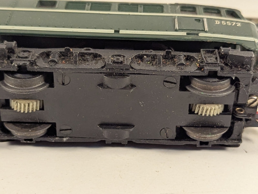 Tri-ang R357 Class 31 D5572 BR Green Spares/Repair
