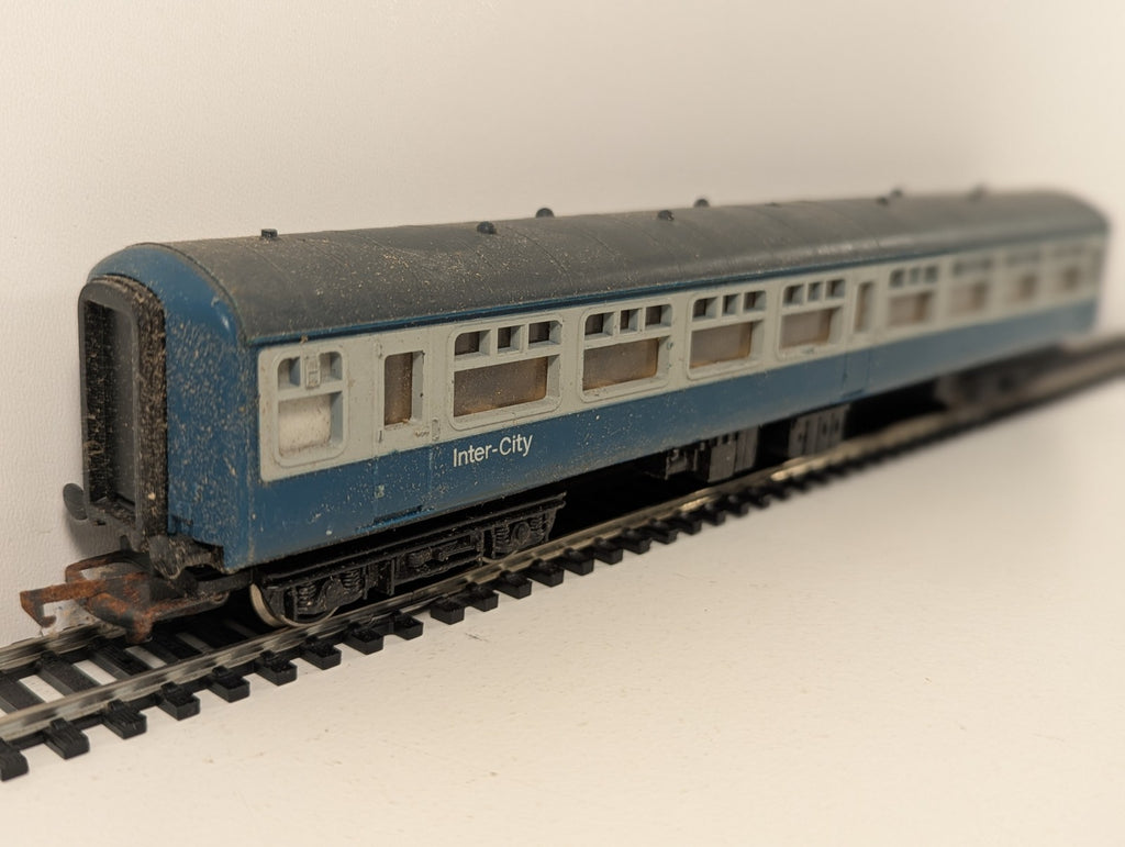 Hornby R724 OO Gauge BR Mk2 Standard Open Coach M5120