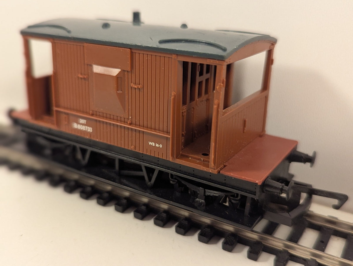 Hornby RailRoad R6368 BR 20-Ton Brake Van