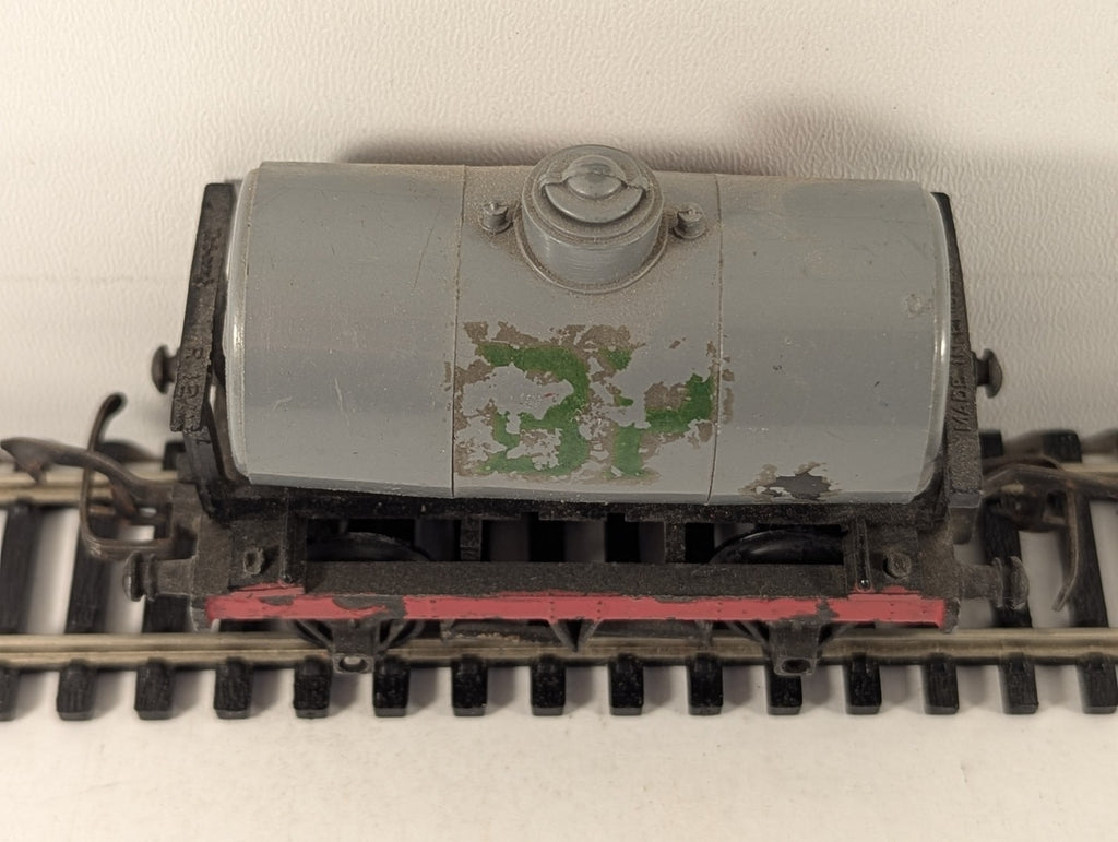 Tri-ang OO Gauge Shell & BP Tank Wagon Grey (Shell/BP) R.12