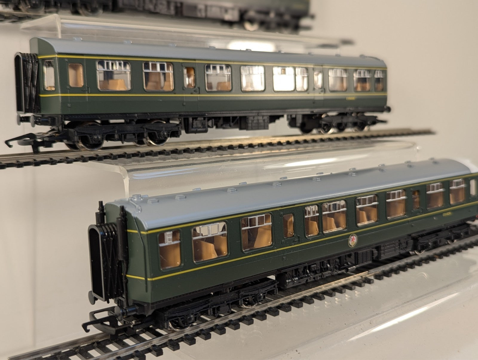 Hornby R.369 BR Class 110 3-Car Diesel Multiple Unit Train Pack OO Gauge - Boxed
