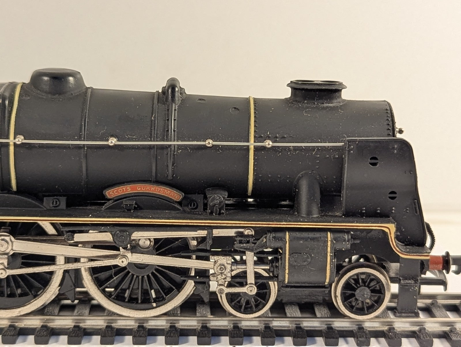 Mainline 37-056 OO Gauge Scots Guardsman 6115 - Boxed