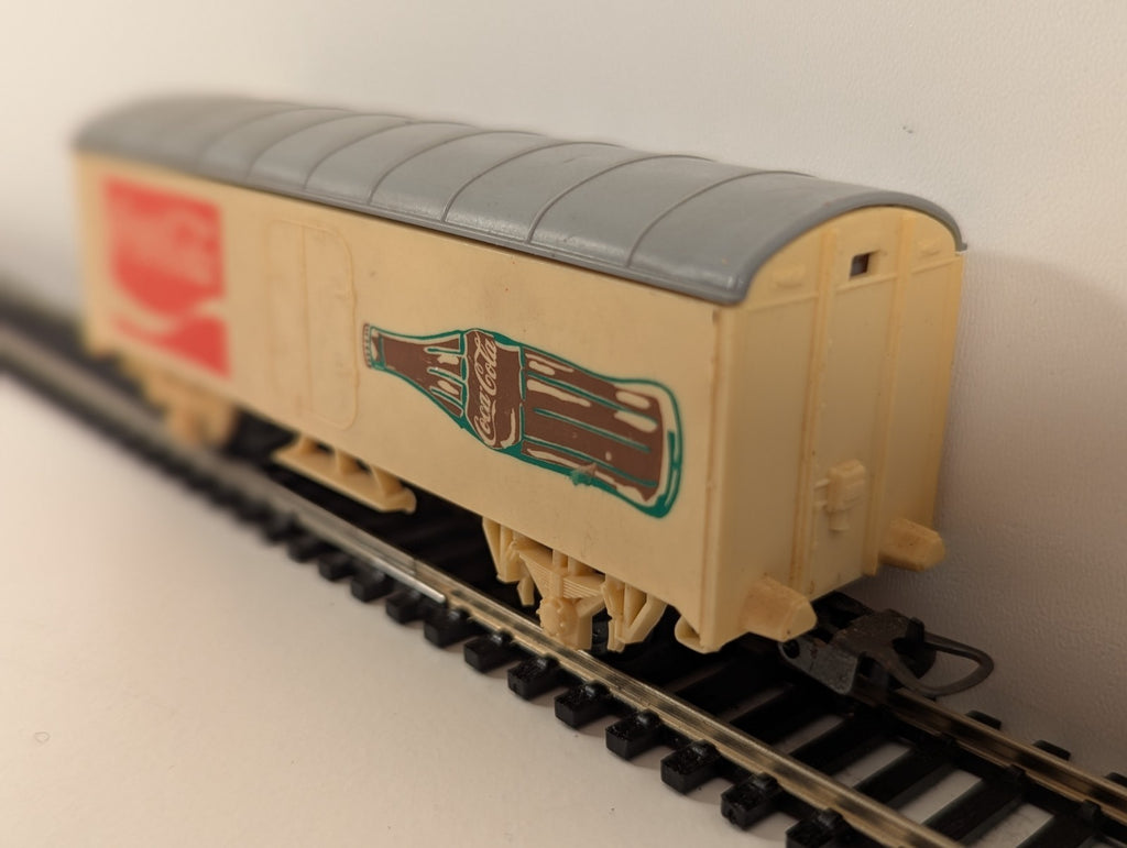 Lima HO Gauge Coca-Cola Refrigerator / Covered Goods Van