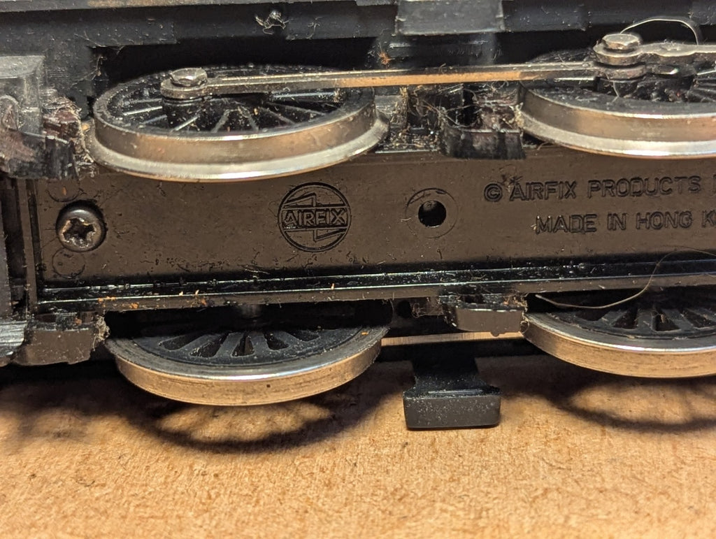 Airfix 54123-9 OO Gauge Class 4F Black – Spares/Repair Missing Smokebox, repaint
