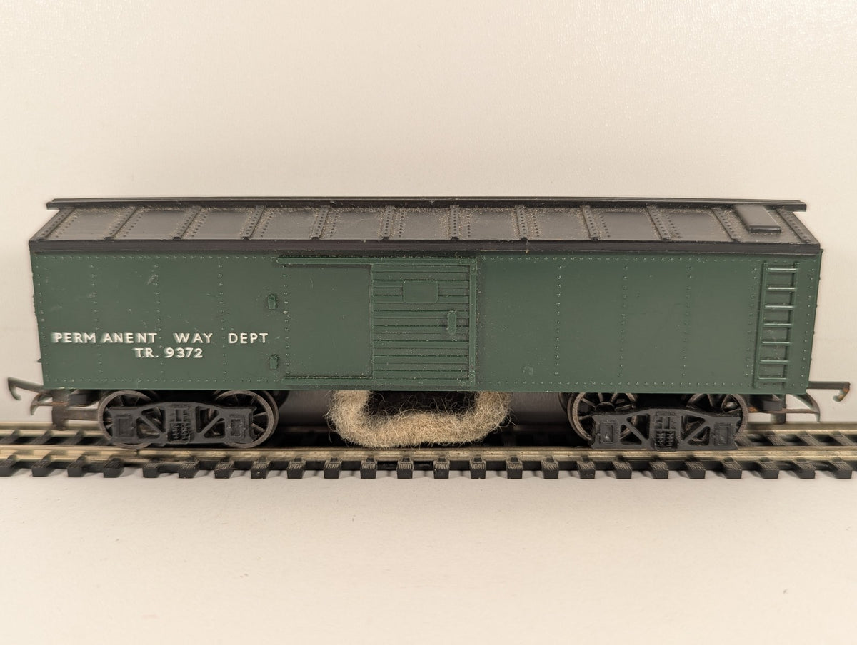 Tri-ang OO Gauge Track Cleaning Car Goods Wagon T.R. 9372 Permanent Way Green