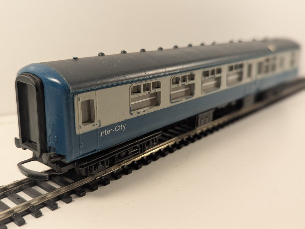 Hornby BR InterCity Mk1 Brake/Corridor Coach M14052 – Needs Deep Clean
