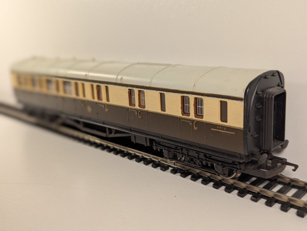 Hornby R430 OO Gauge GWR Collett Brake Coach 4913