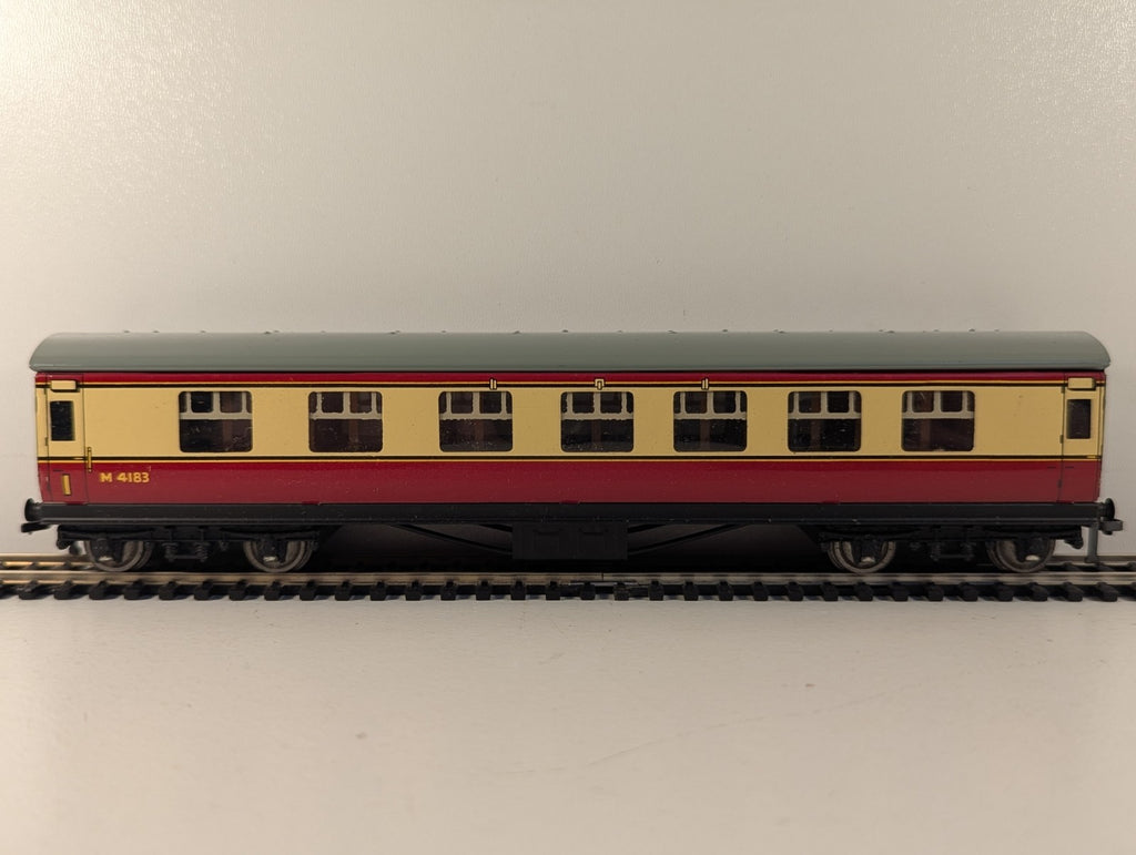 Hornby Dublo 32017 OO Gauge LMS Stanier Composite Coach M4183