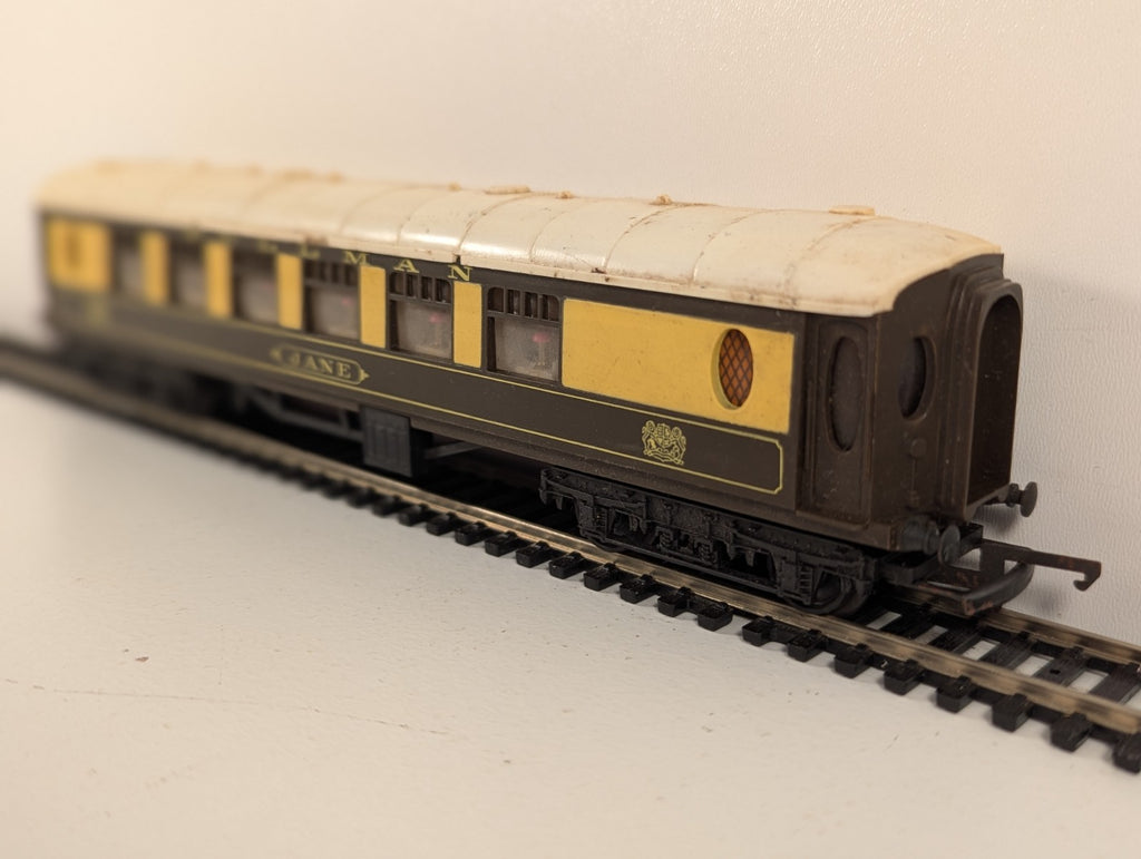 Tri-ang OO Gauge Pullman Coach “Jane”