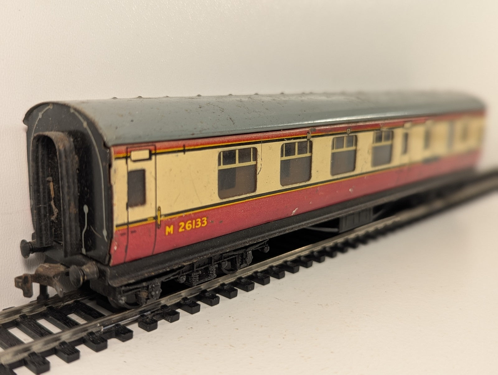 Hornby Dublo OO Gauge Tinplate Brake Coach BR Crimson & Cream