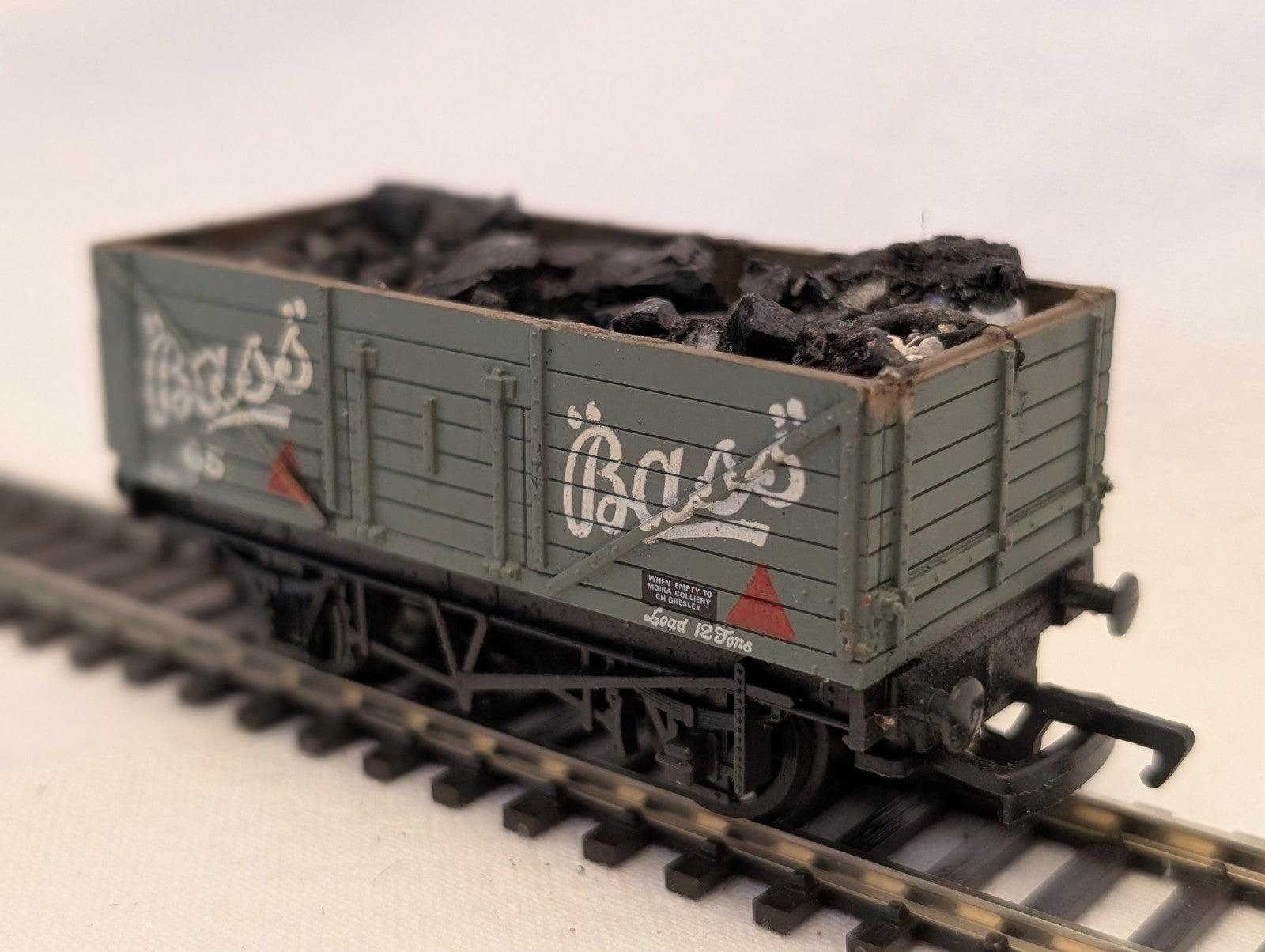 Mainline OO Gauge 7-Plank Open Wagon 'Bass's' Goods Wagon 65 Bass's