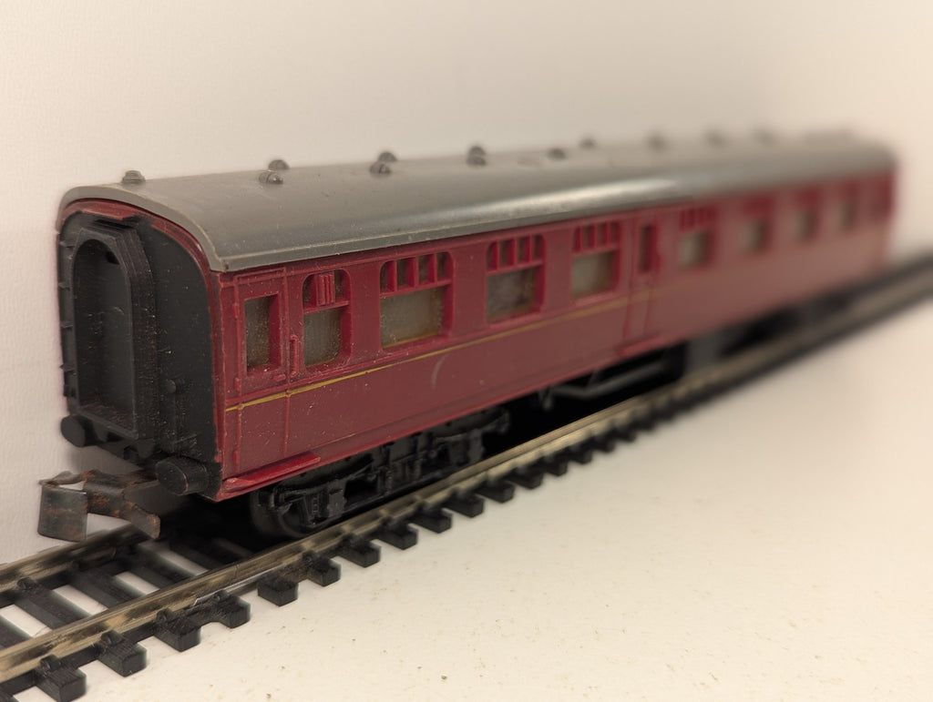 Jouef HO Gauge BR First Class Corridor Coach Passenger Coach 15100 BR Maroon