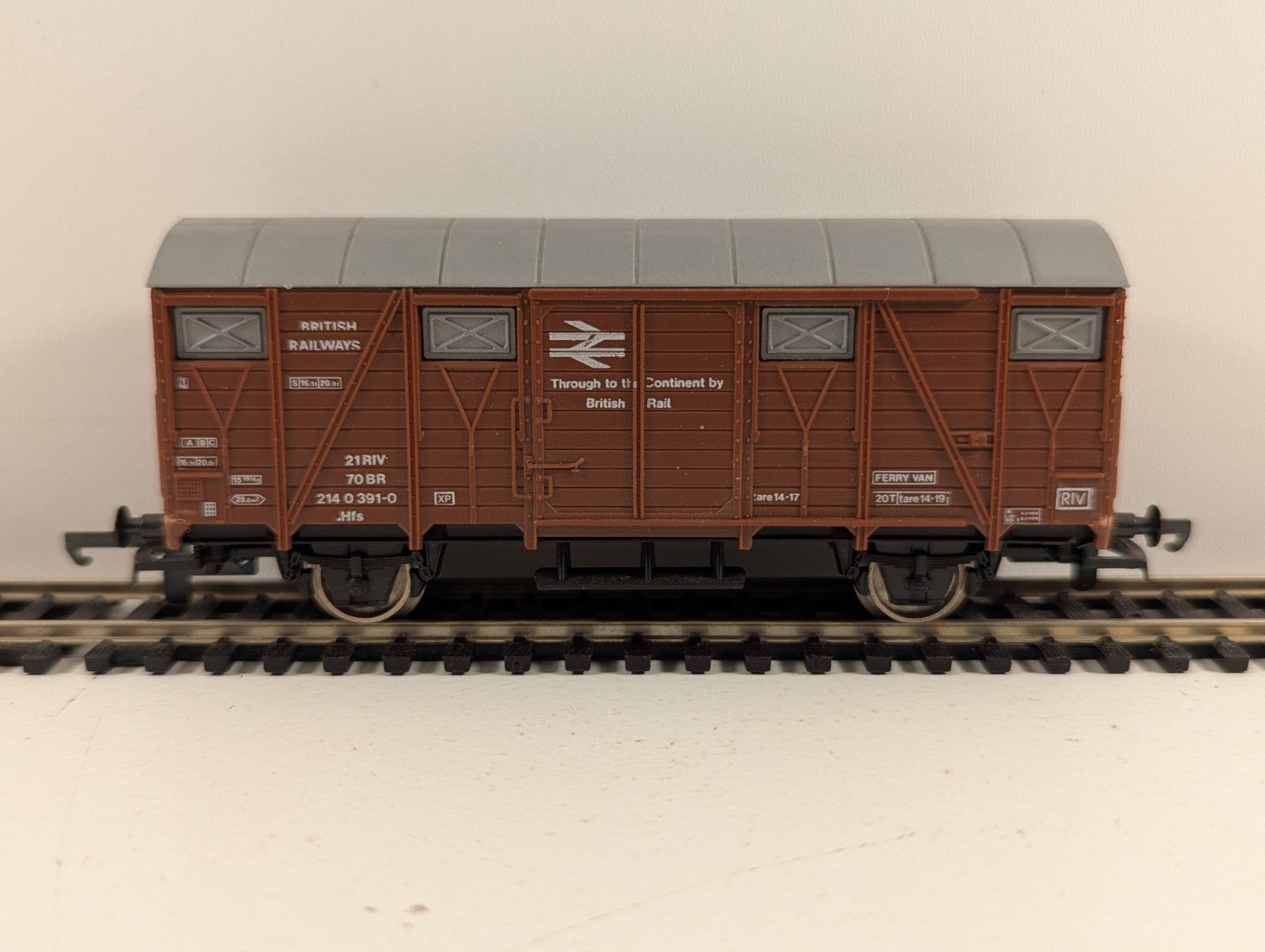 Lima HO Gauge Continental Ferry Van BR 214 0 391-0 Freight Wagon