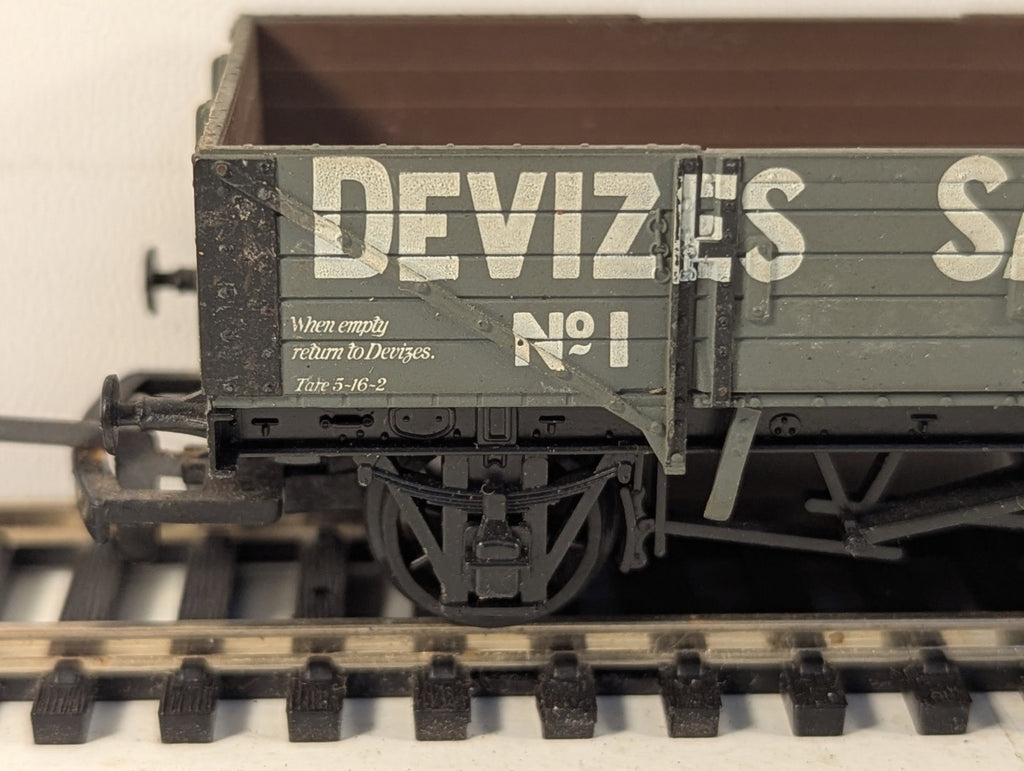 Airfix OO Gauge Devizes Sand Co. 5 Plank Wagon Goods Wagon