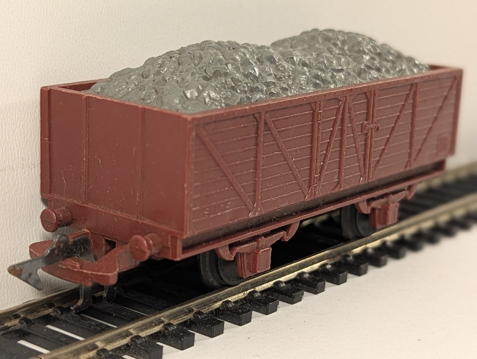 Jouef HO Gauge SNCF 2-Axle Open Wagon with Coal Load SNCF Brown