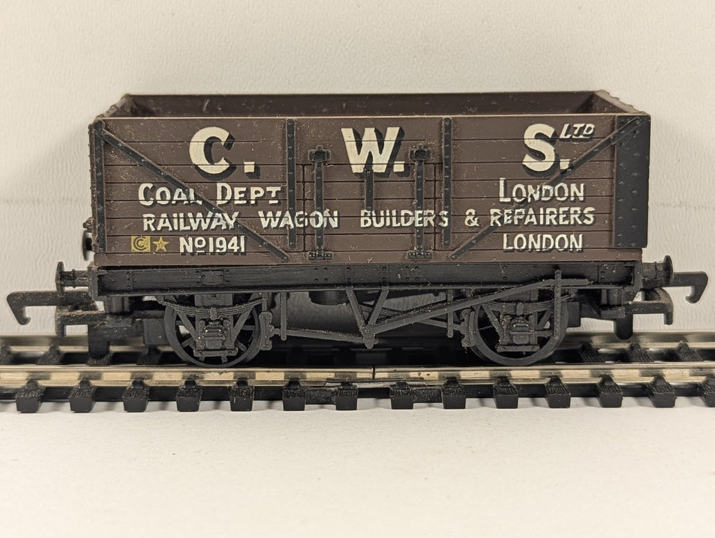Mainline Railways OO Gauge 7 Plank Wagon C.W.S. Goods Wagon 1941 C.W.S. Brown