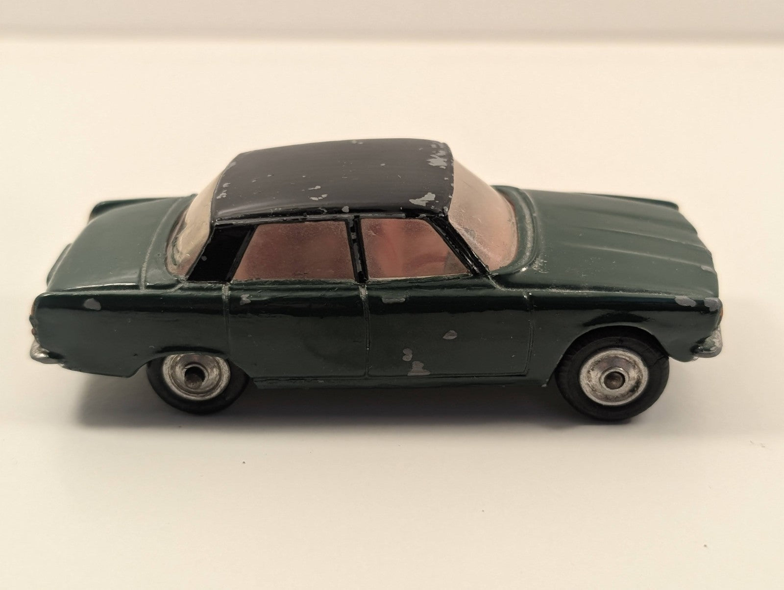 Corgi Toys Rover 2000 TC – Die-Cast Model Car