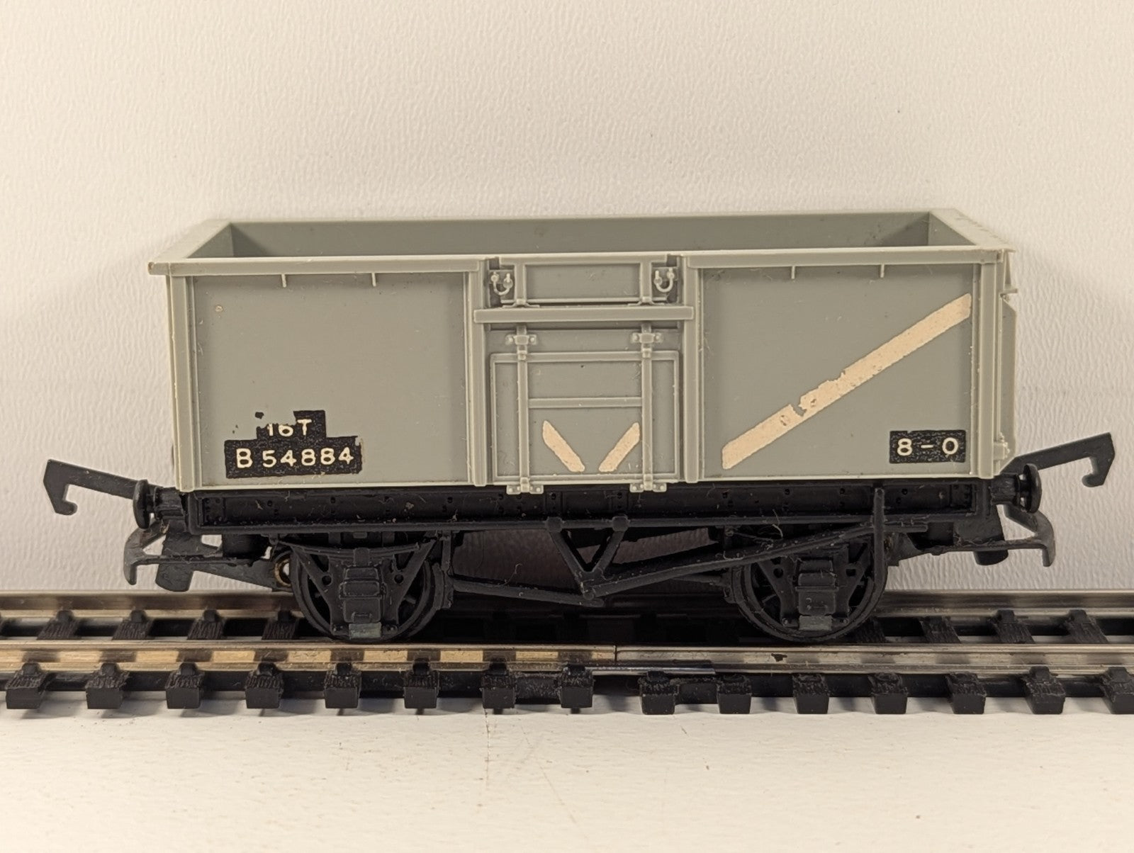 Tri-ang Wrenn W4655 OO Gauge 16T Mineral Wagon