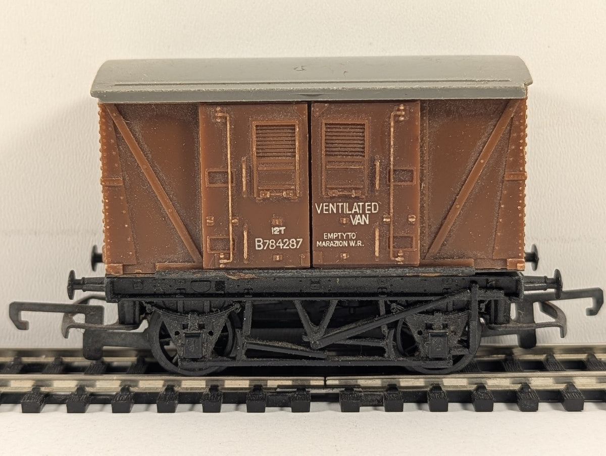Hornby OO Gauge BR Standard Goods Van Ventilated Goods Wagon B784287 BR Bauxite